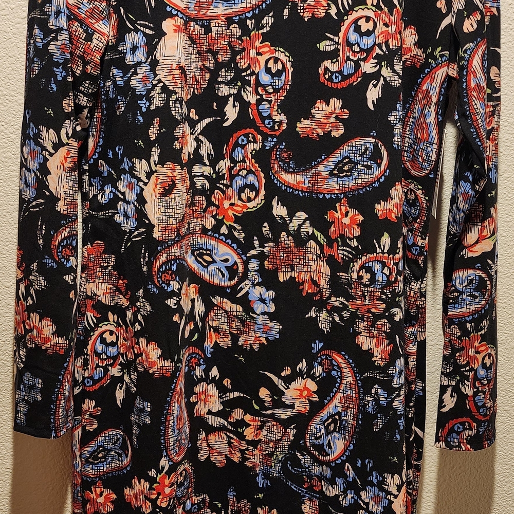 LuLaRoe Multicolor Logo Tag